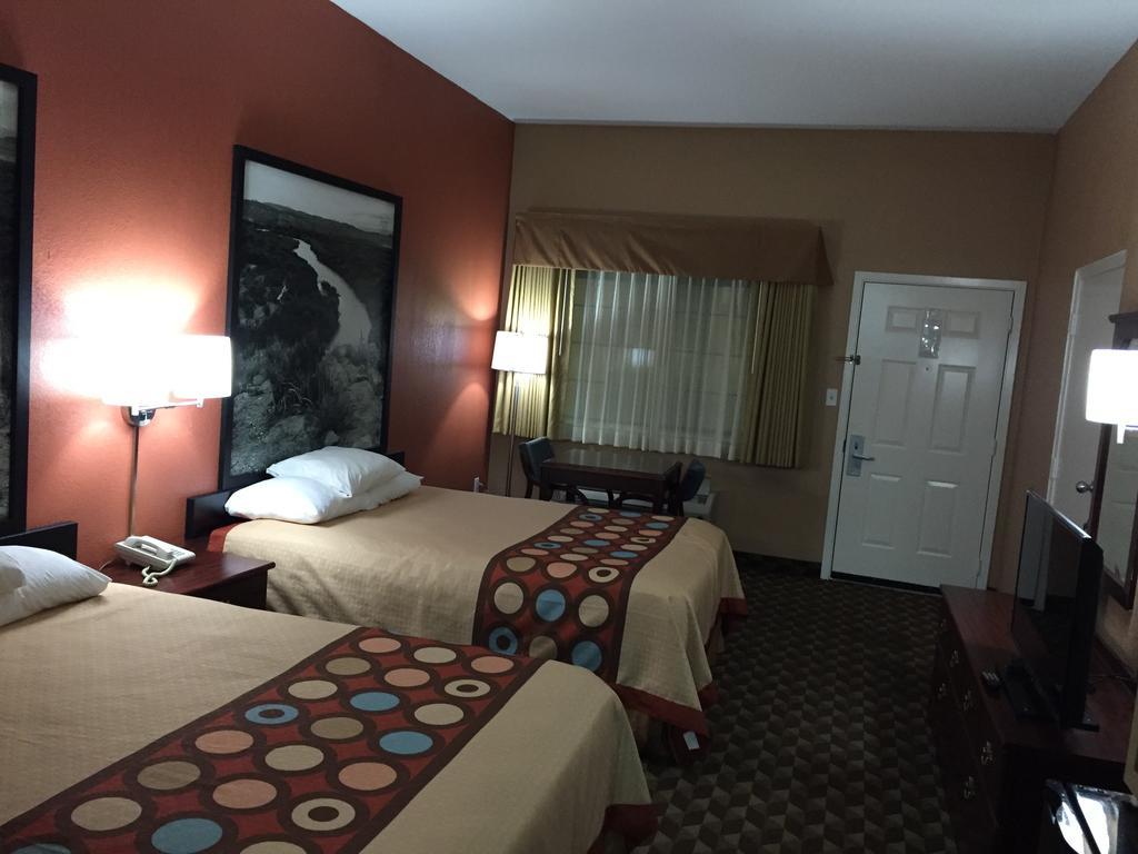 במוטל Super 8 By Wyndham Bastrop Tx מראה חיצוני תמונה