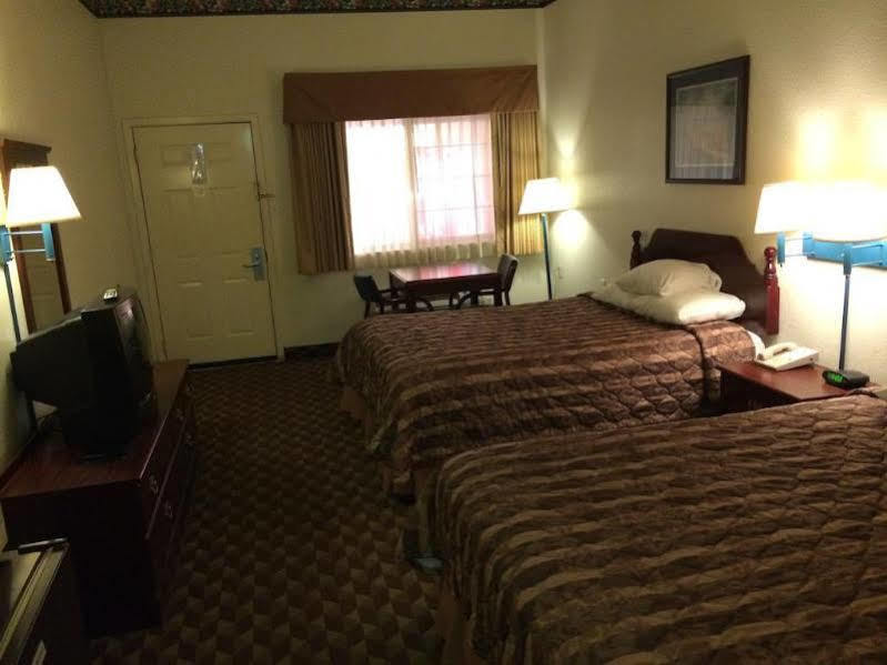 במוטל Super 8 By Wyndham Bastrop Tx מראה חיצוני תמונה