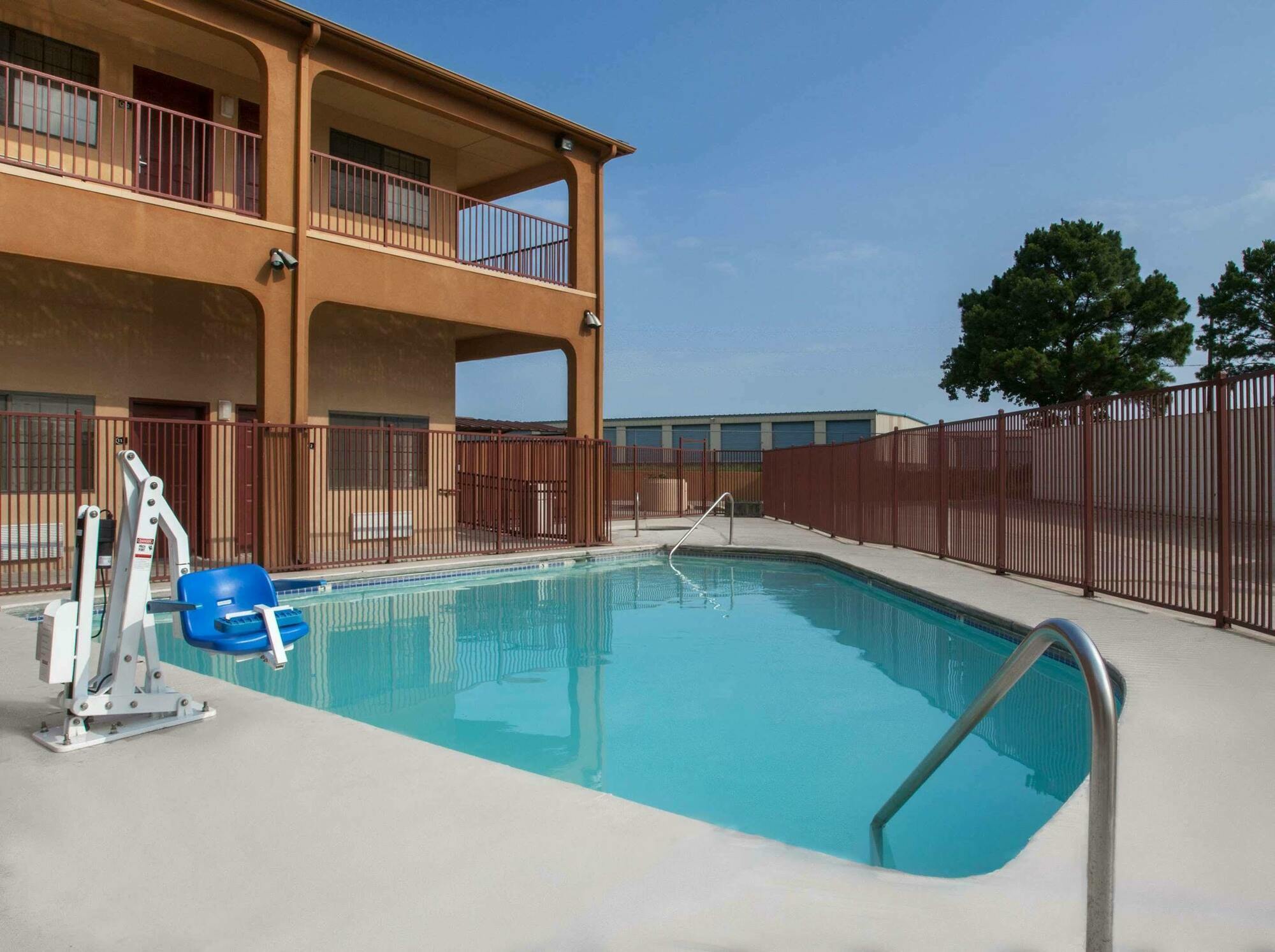 במוטל Super 8 By Wyndham Bastrop Tx מראה חיצוני תמונה
